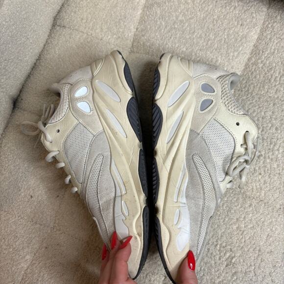 Adidas Yeezy Boost 700 in Salt - Picture 6 of 9